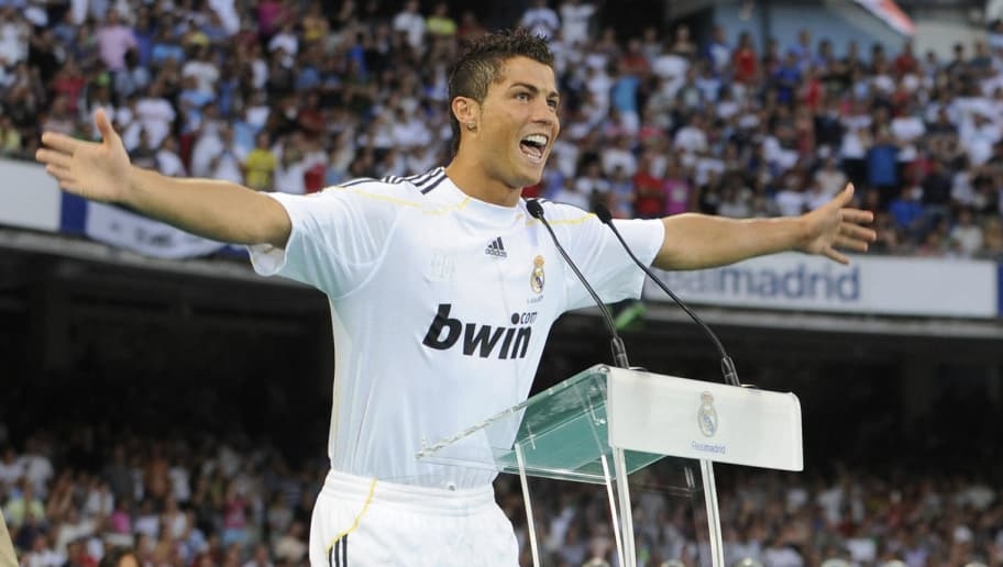 Ronaldo trong ngày ra mắt Real Madrid 