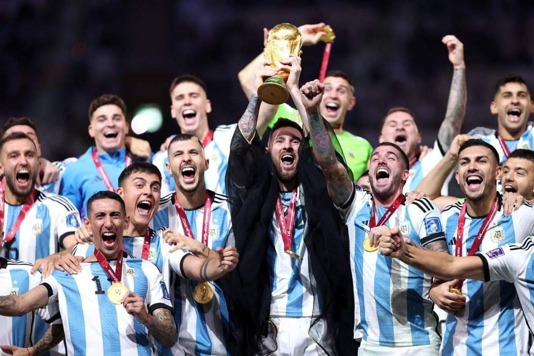  Đội tuyển Argentina chính thức giành chức vô địch thế giới lần thứ 3 sau 36 năm chờ đợi